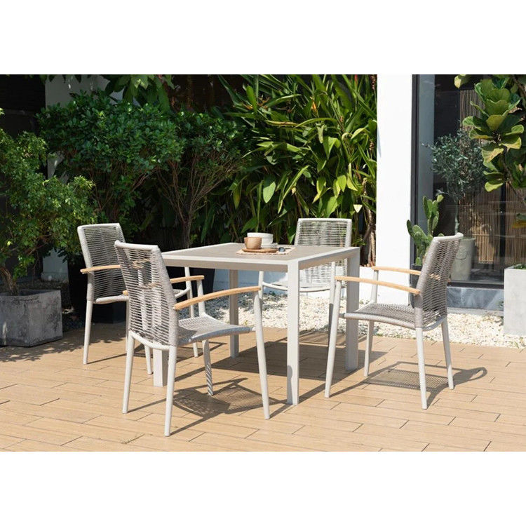 Απολαύστε τα γεύματα με την AJUNION Luxury Aluminum Garden Set και την καρέκλα με σχοινί.